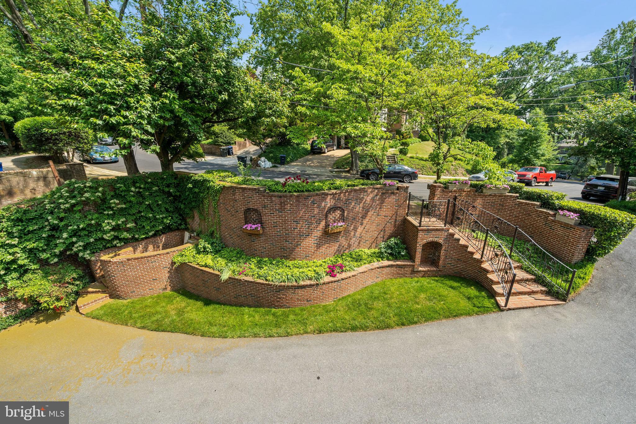 WESLEY HEIGHTS - Residential