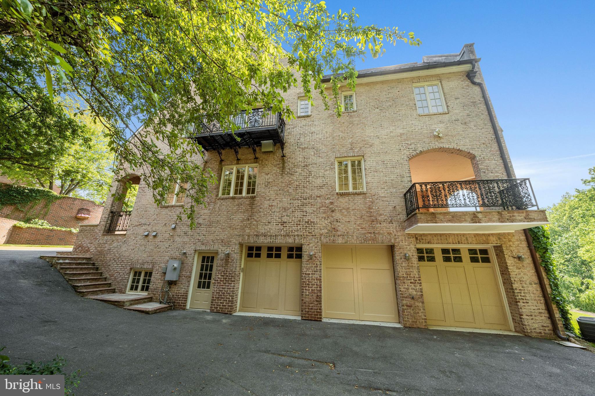 WESLEY HEIGHTS - Residential