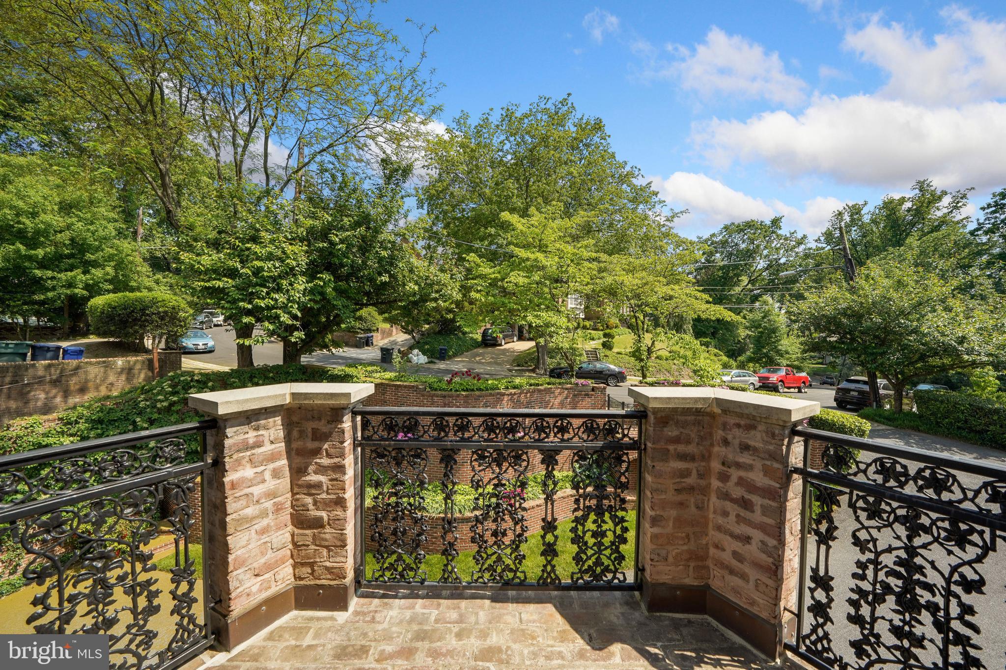 WESLEY HEIGHTS - Residential
