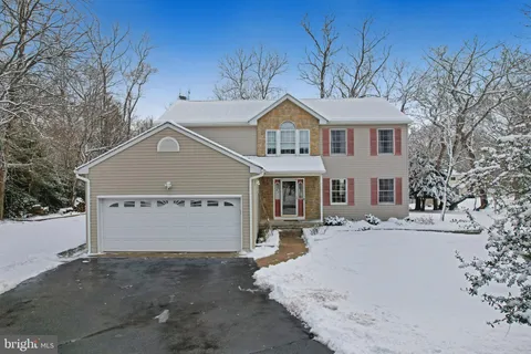 5 Mary Court, Cranbury, NJ MLS: NJME2071894