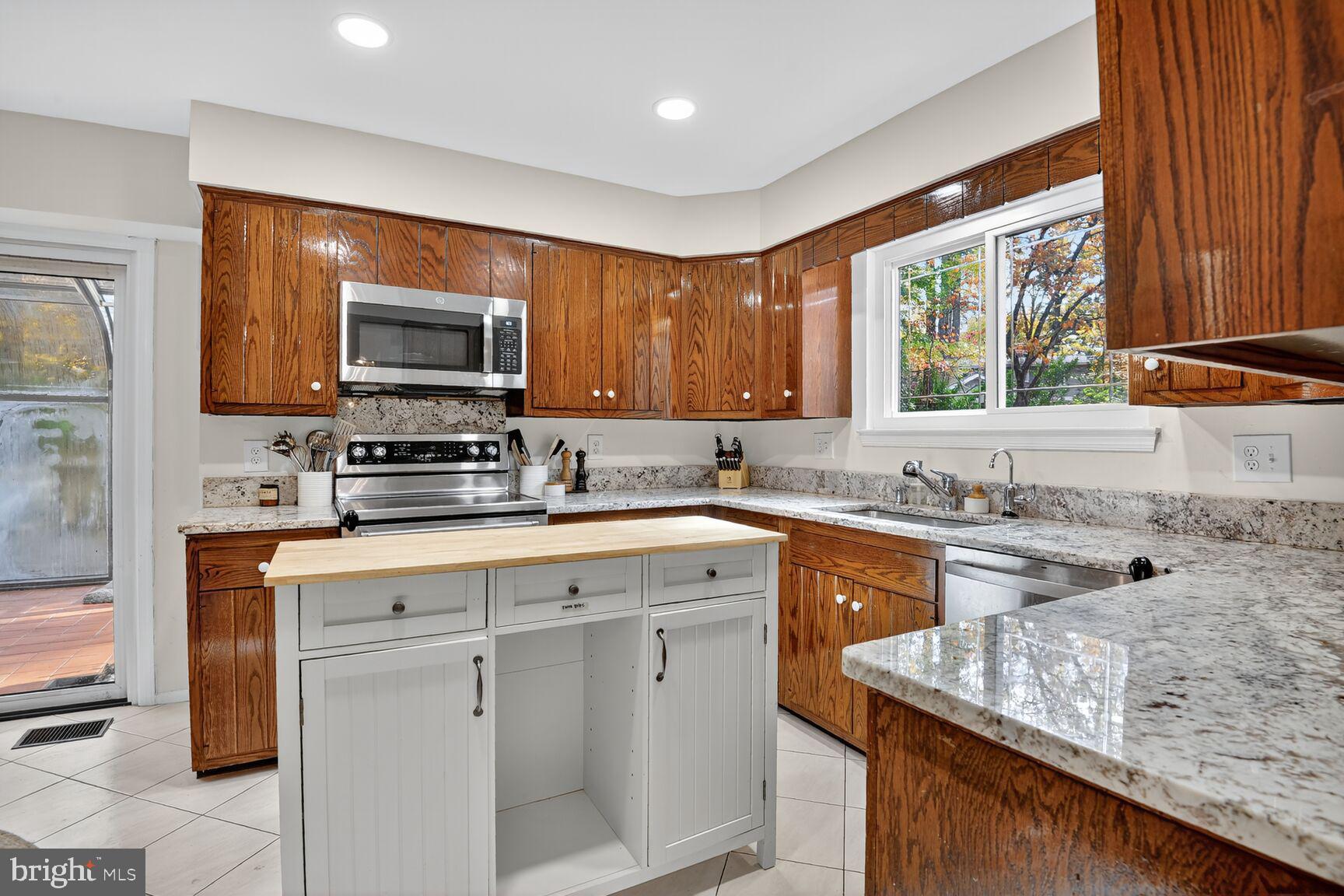 RAMBLEWOOD - Residential Lease