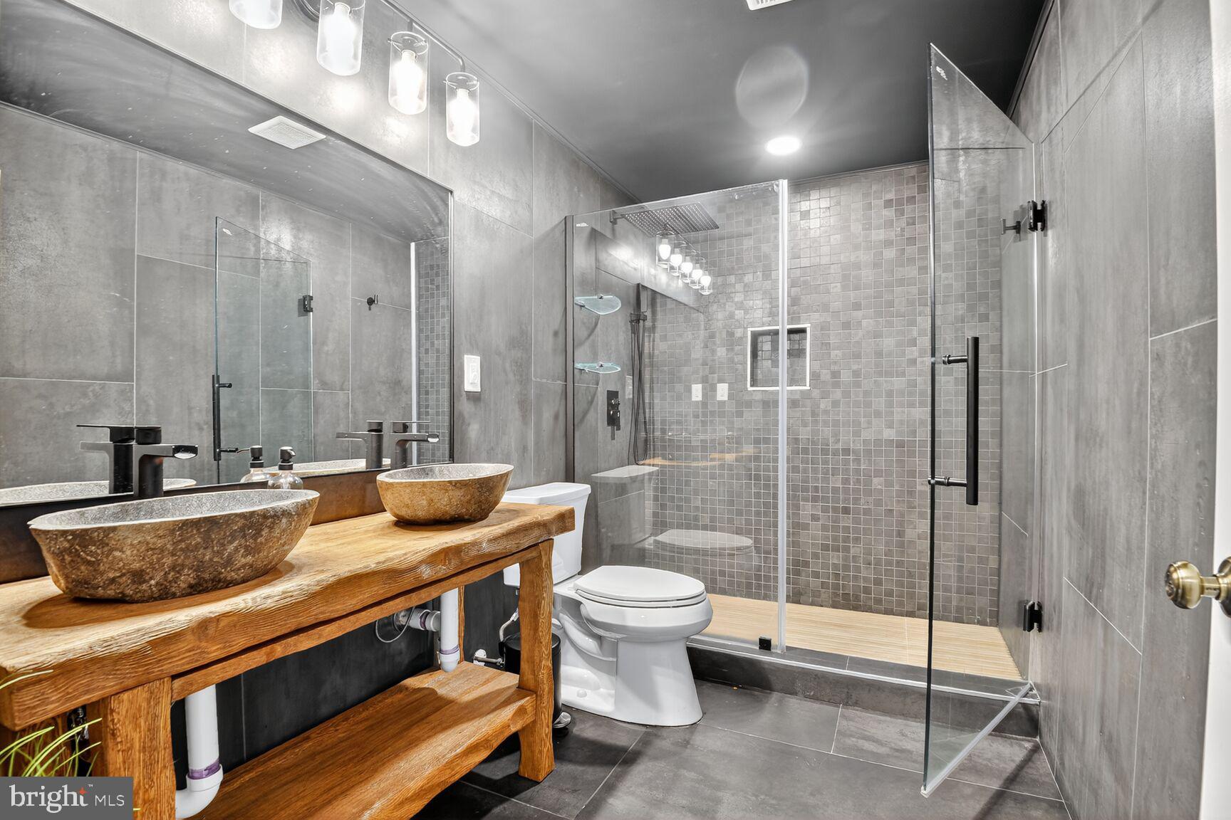 RAMBLEWOOD - Residential Lease