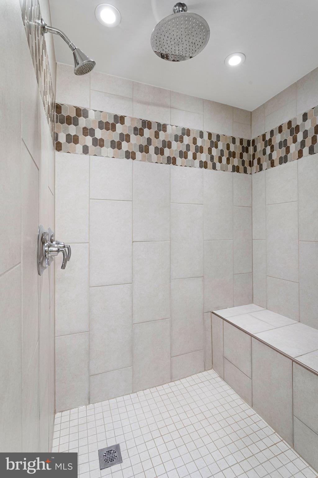 NATIONAL HARBOR - Residential Lease