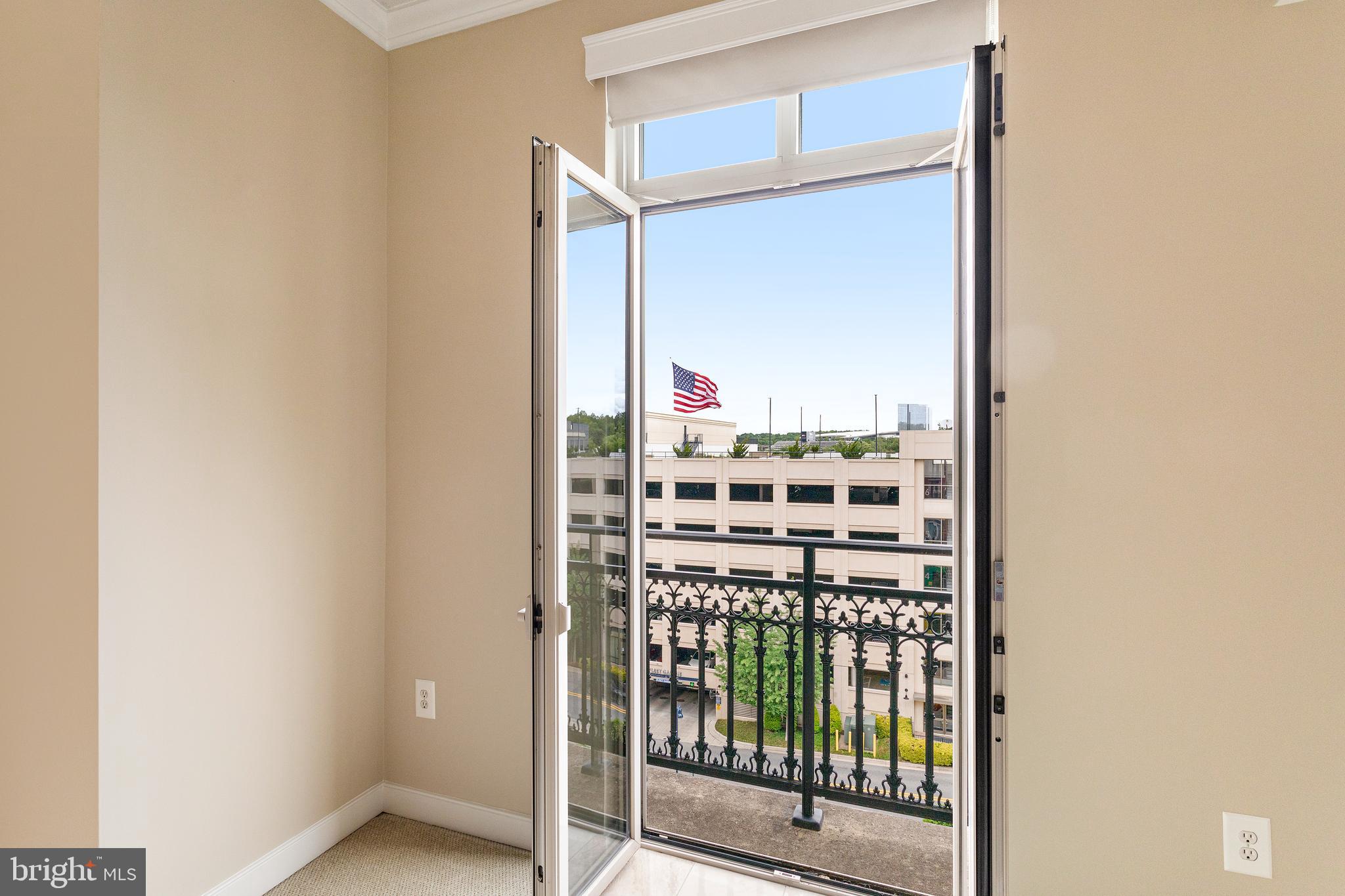 NATIONAL HARBOR - Residential Lease