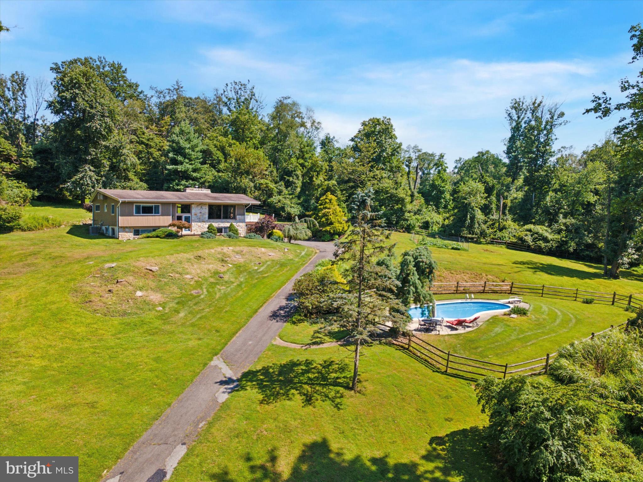 THORNBURY - Residential