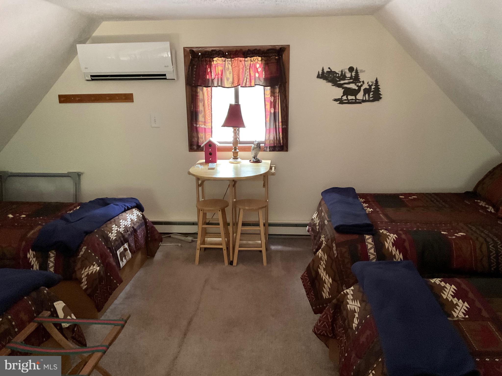 ARROWHEAD  LAKES - Residential