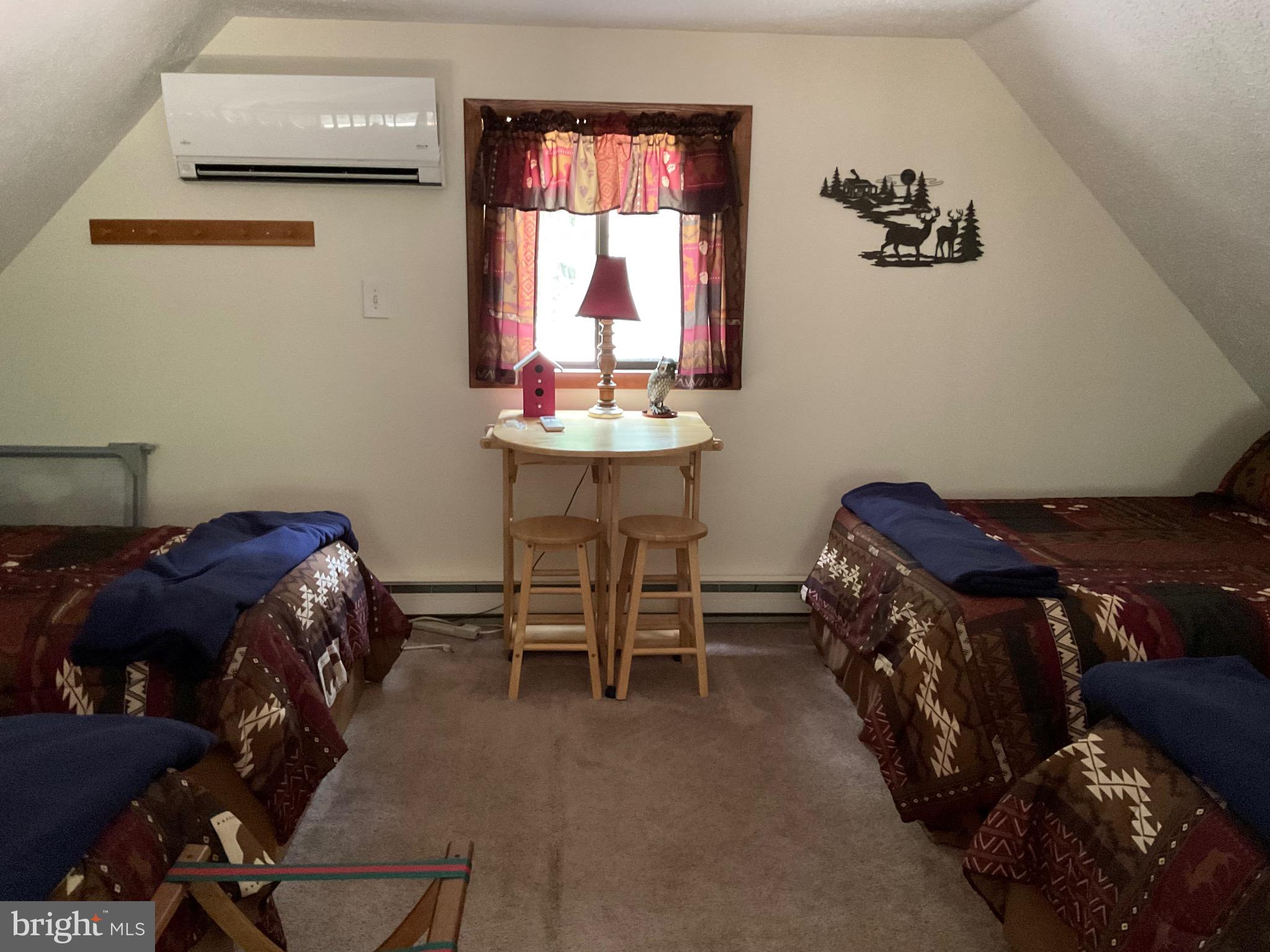 ARROWHEAD  LAKES - Residential