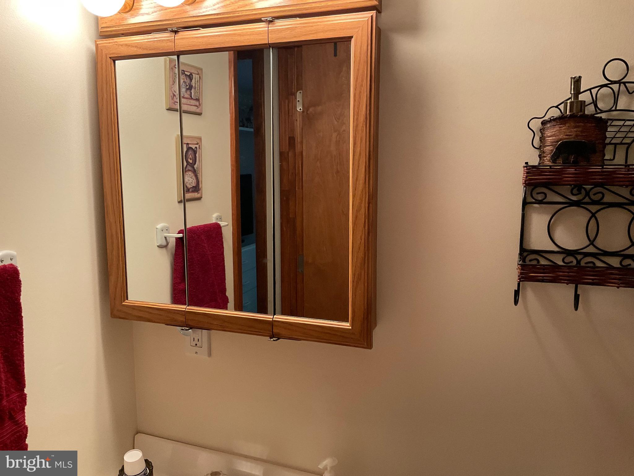 ARROWHEAD  LAKES - Residential