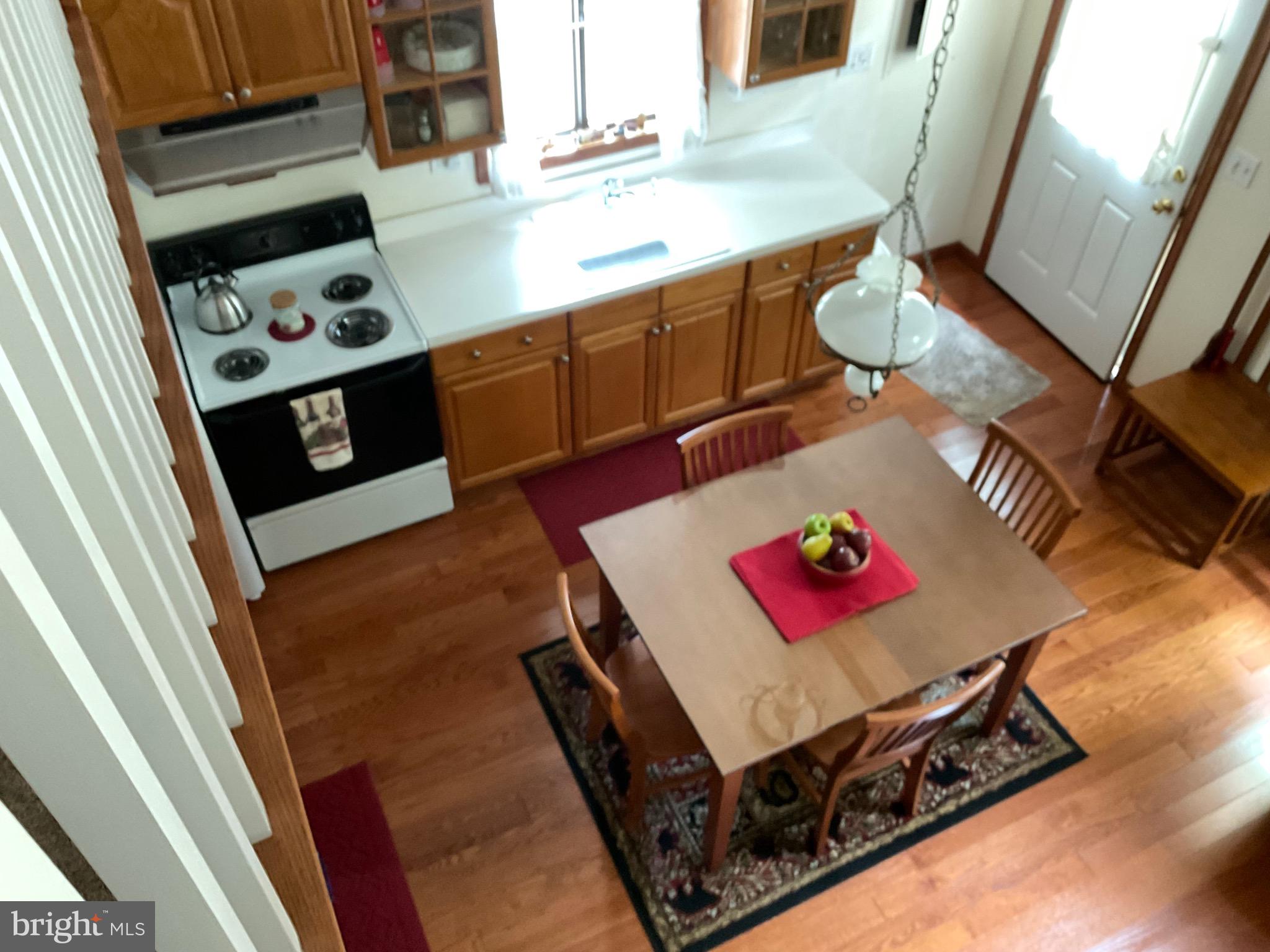 ARROWHEAD  LAKES - Residential