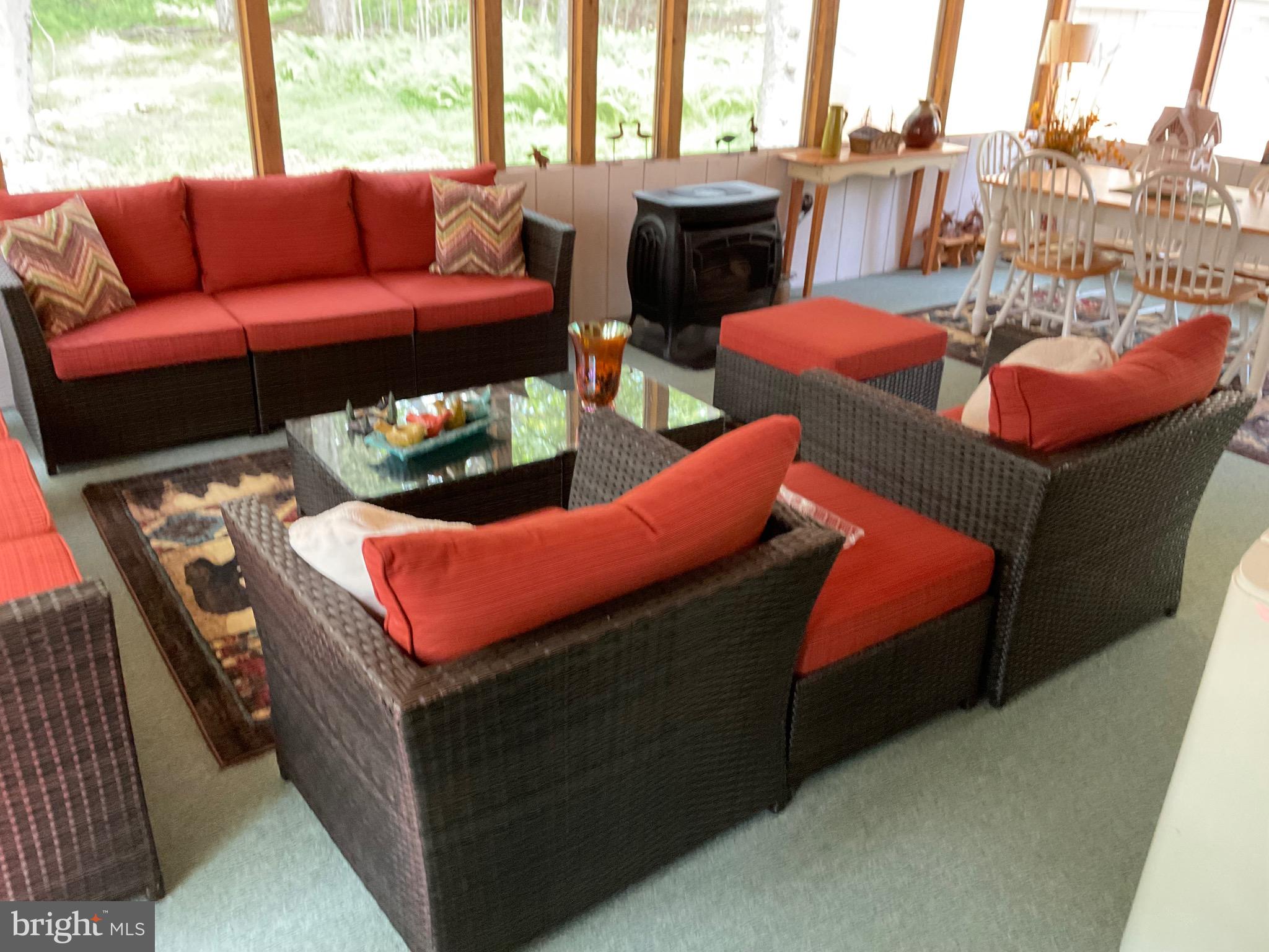 ARROWHEAD  LAKES - Residential