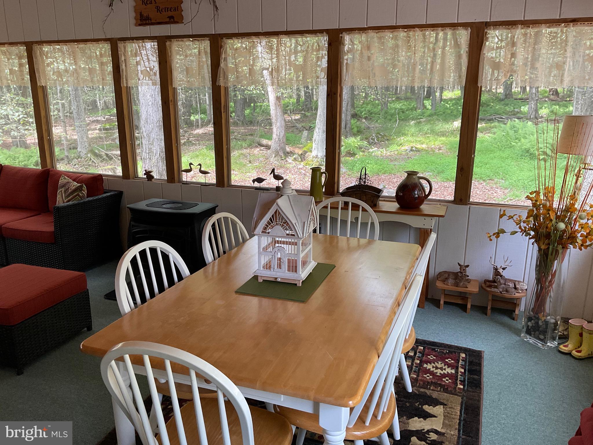 ARROWHEAD  LAKES - Residential