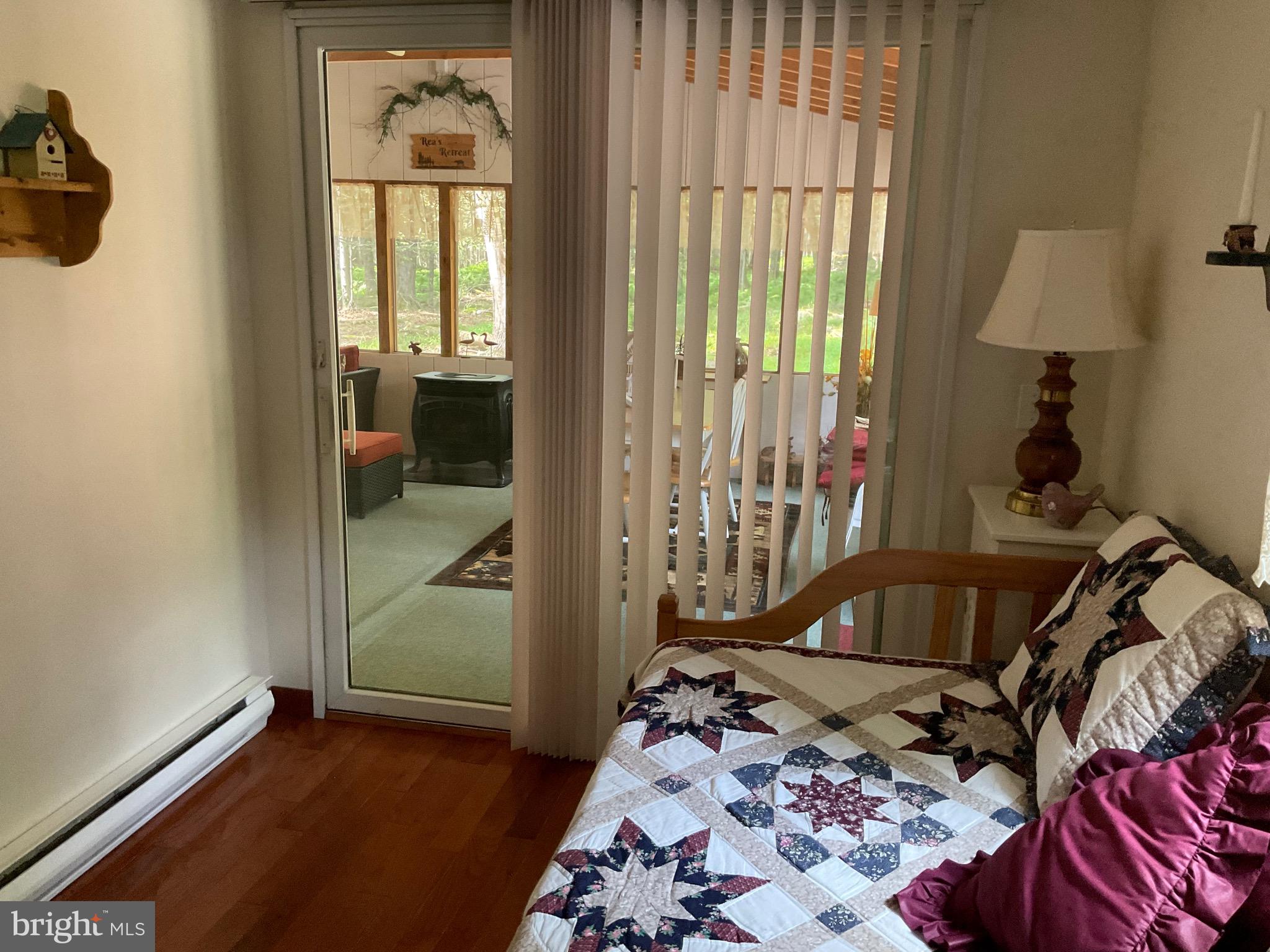 ARROWHEAD  LAKES - Residential