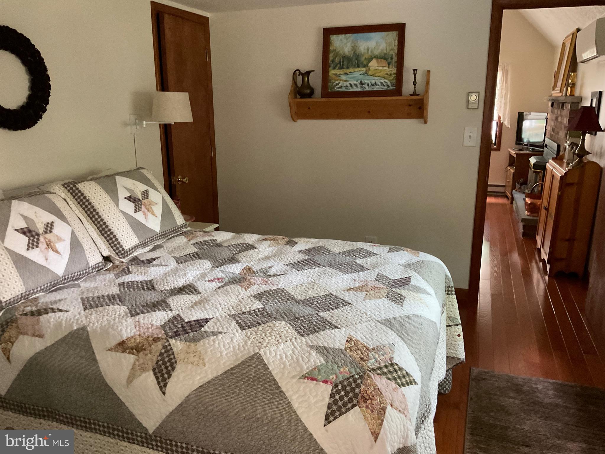 ARROWHEAD  LAKES - Residential