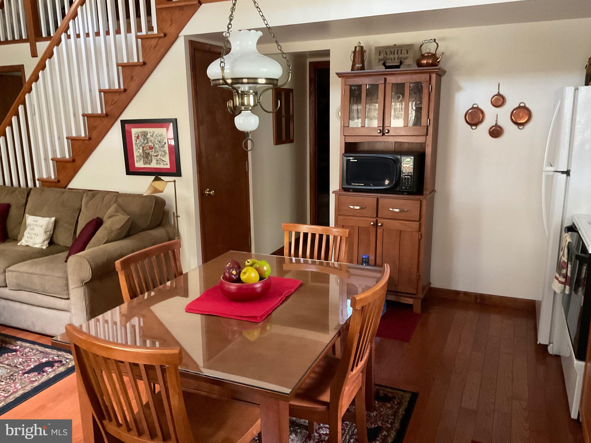 ARROWHEAD  LAKES - Residential