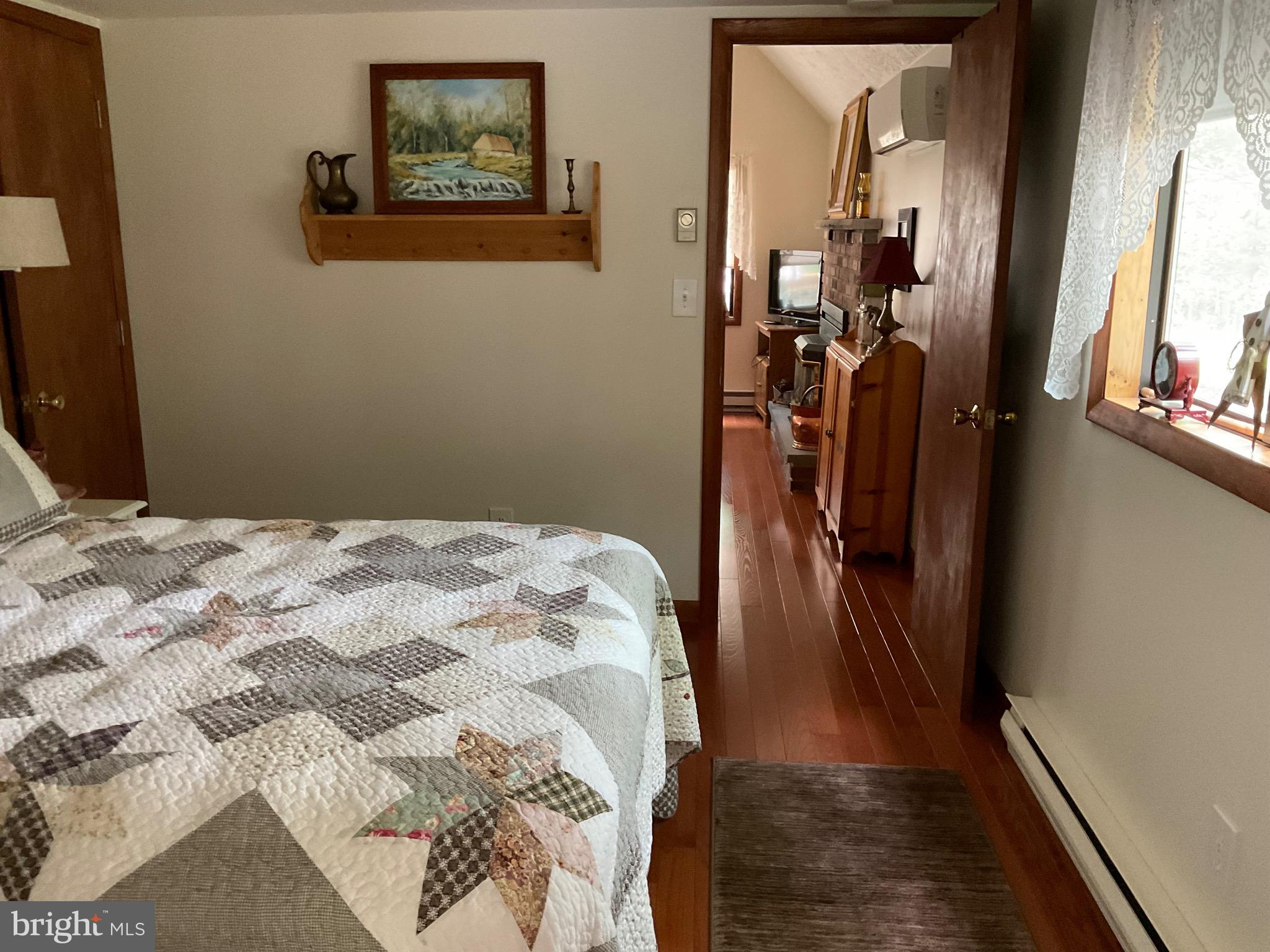 ARROWHEAD  LAKES - Residential