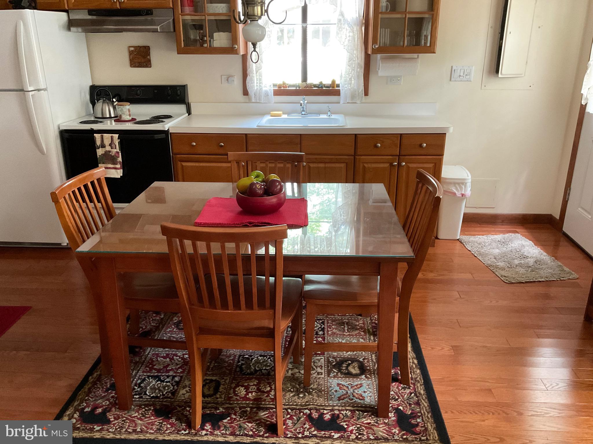 ARROWHEAD  LAKES - Residential