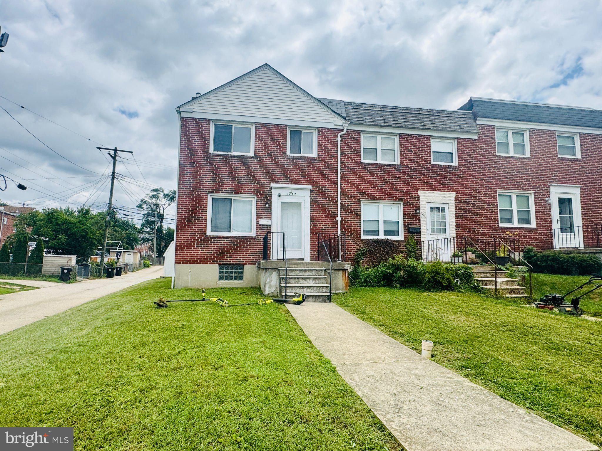 1247 LINKSIDE DRIVE