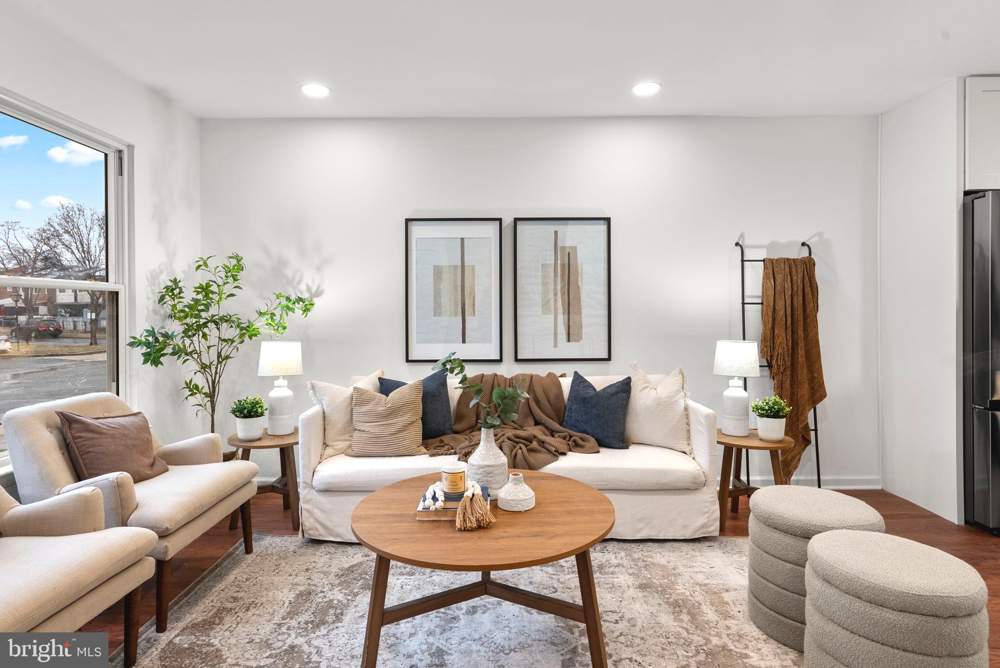 1266 BARNABY TERRACE SE