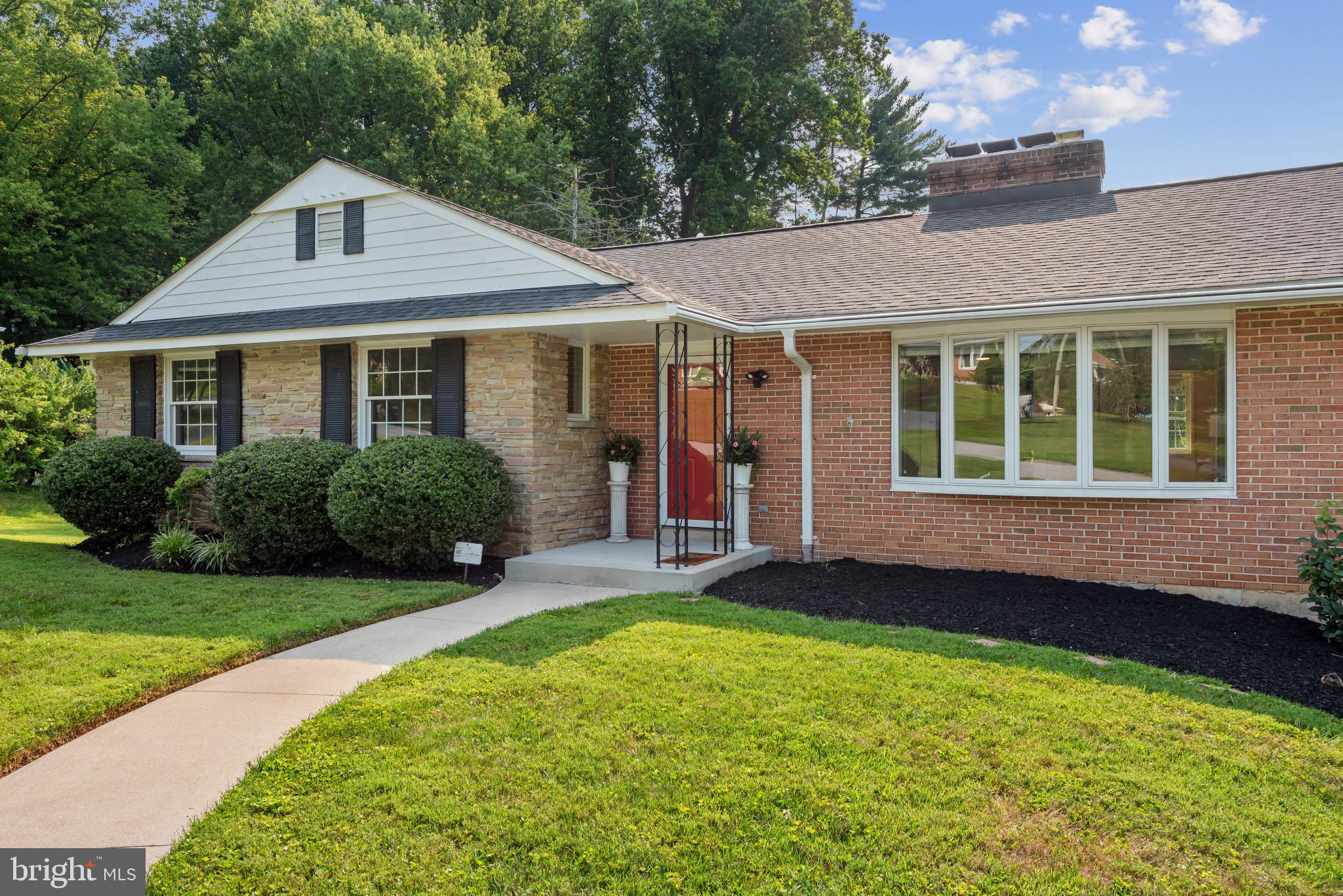 2841 MONTCLAIR DRIVE