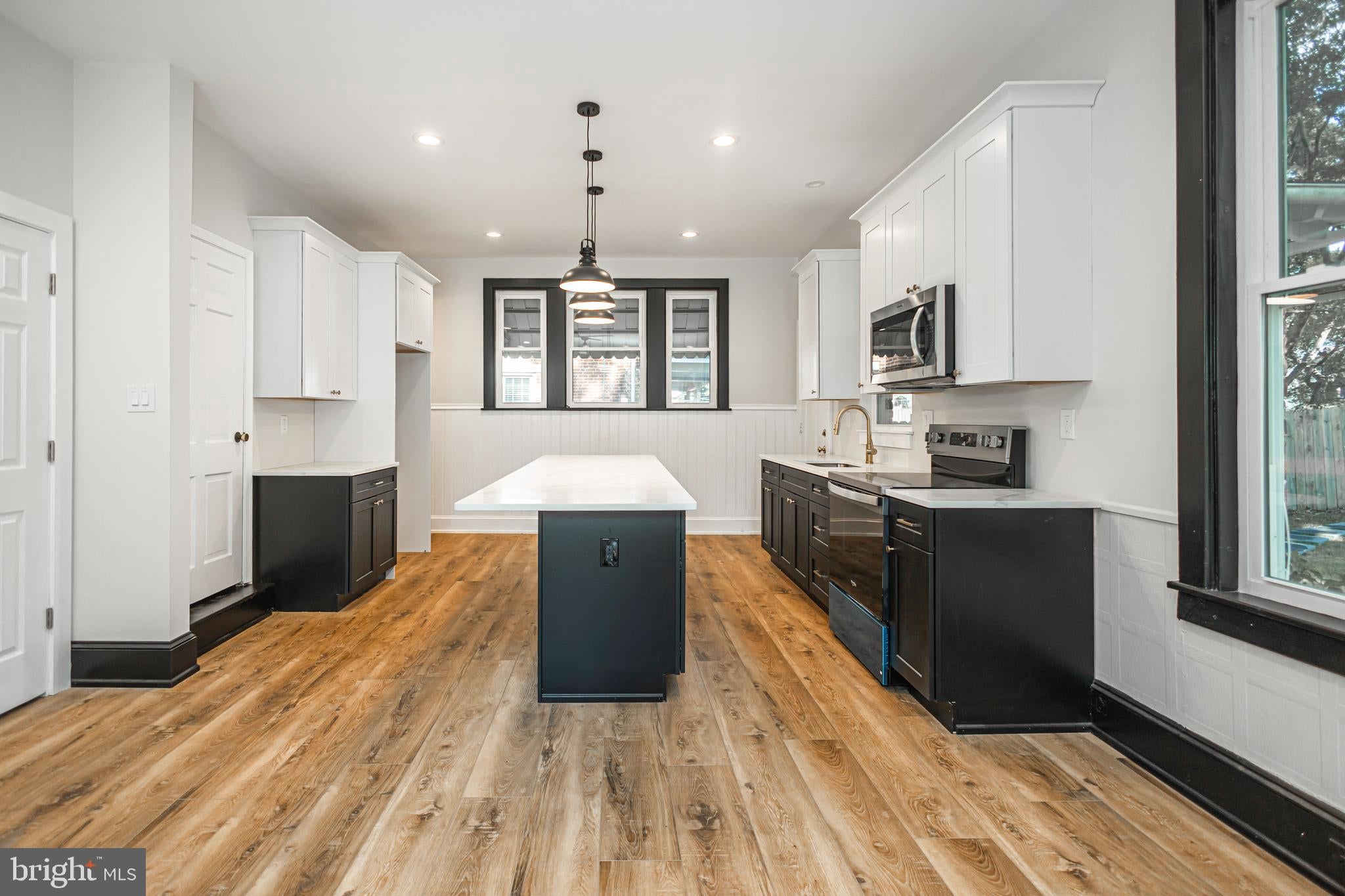 51 S 11TH AVENUE