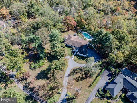 6 SOUTHVIEW PATH CHADDS FORD PA 19317
