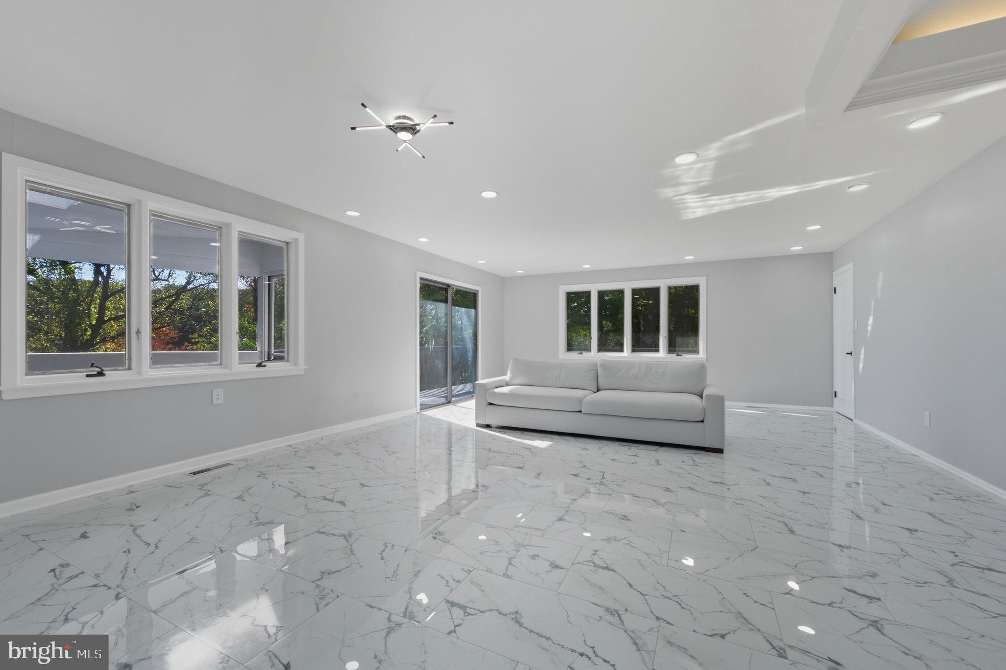 SOUTHERN SLOPES - Residential