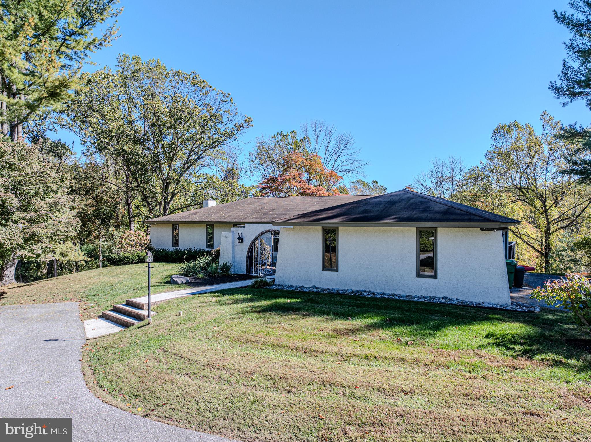 6 SOUTHVIEW PATH