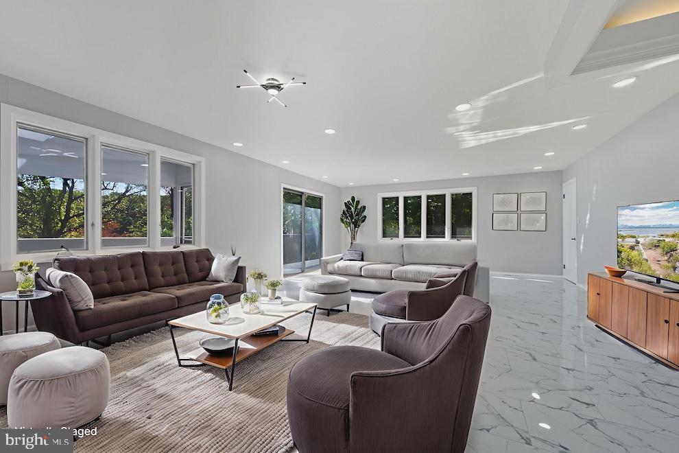 SOUTHERN SLOPES - Residential