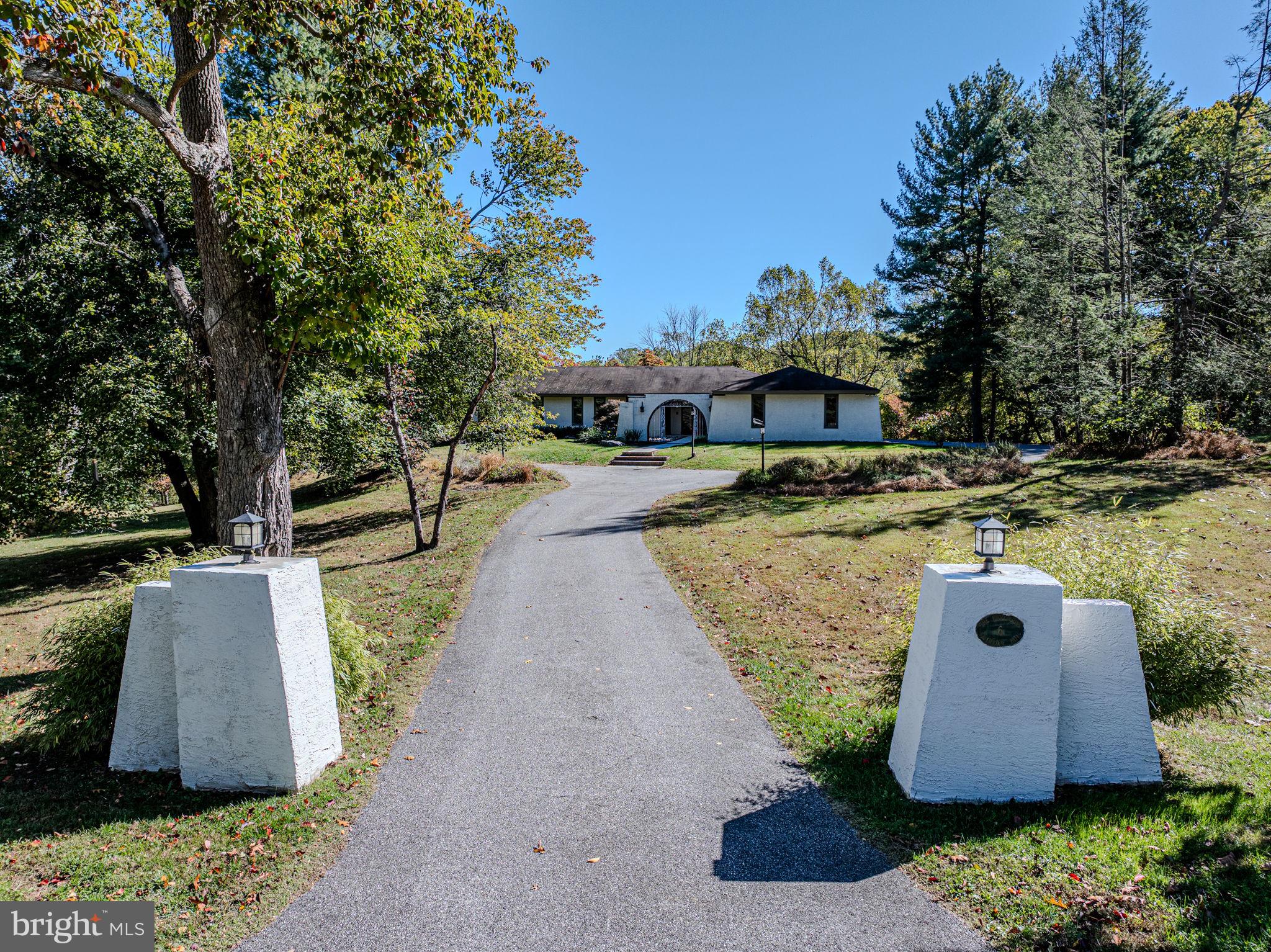 6 SOUTHVIEW PATH