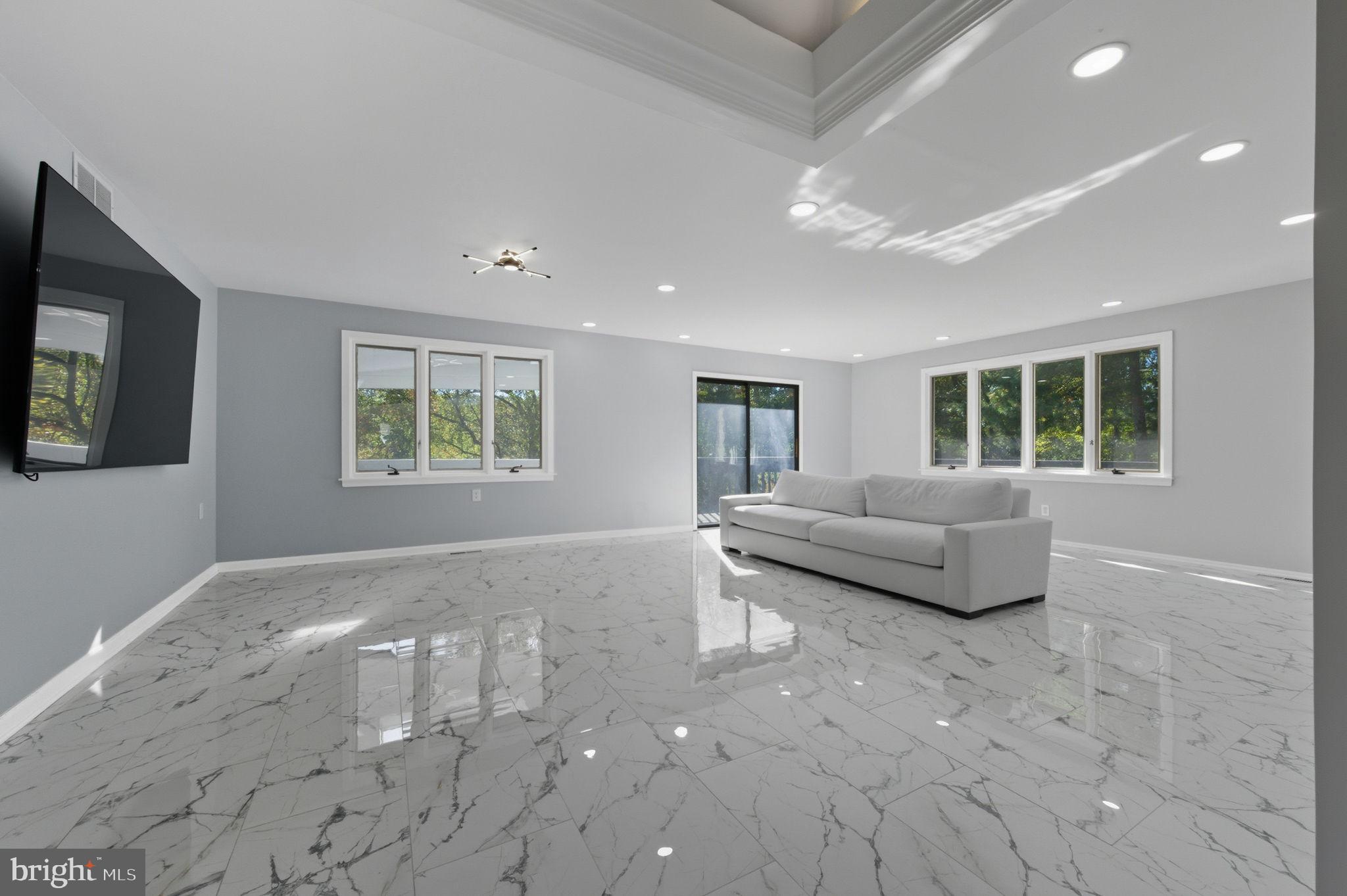 SOUTHERN SLOPES - Residential