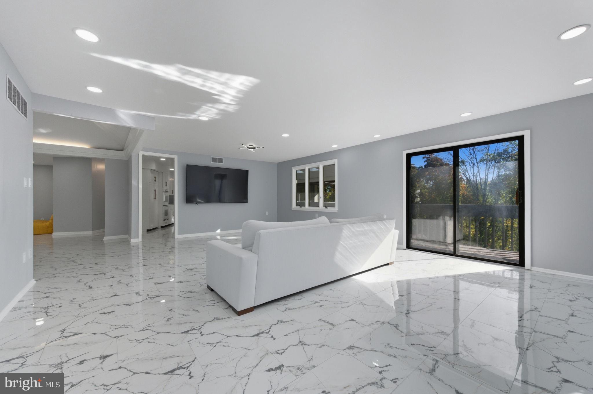 SOUTHERN SLOPES - Residential