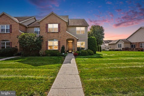 Townhouse For Sale - 1314 Woodward Drive<br/> CARLISLE, PA 17013