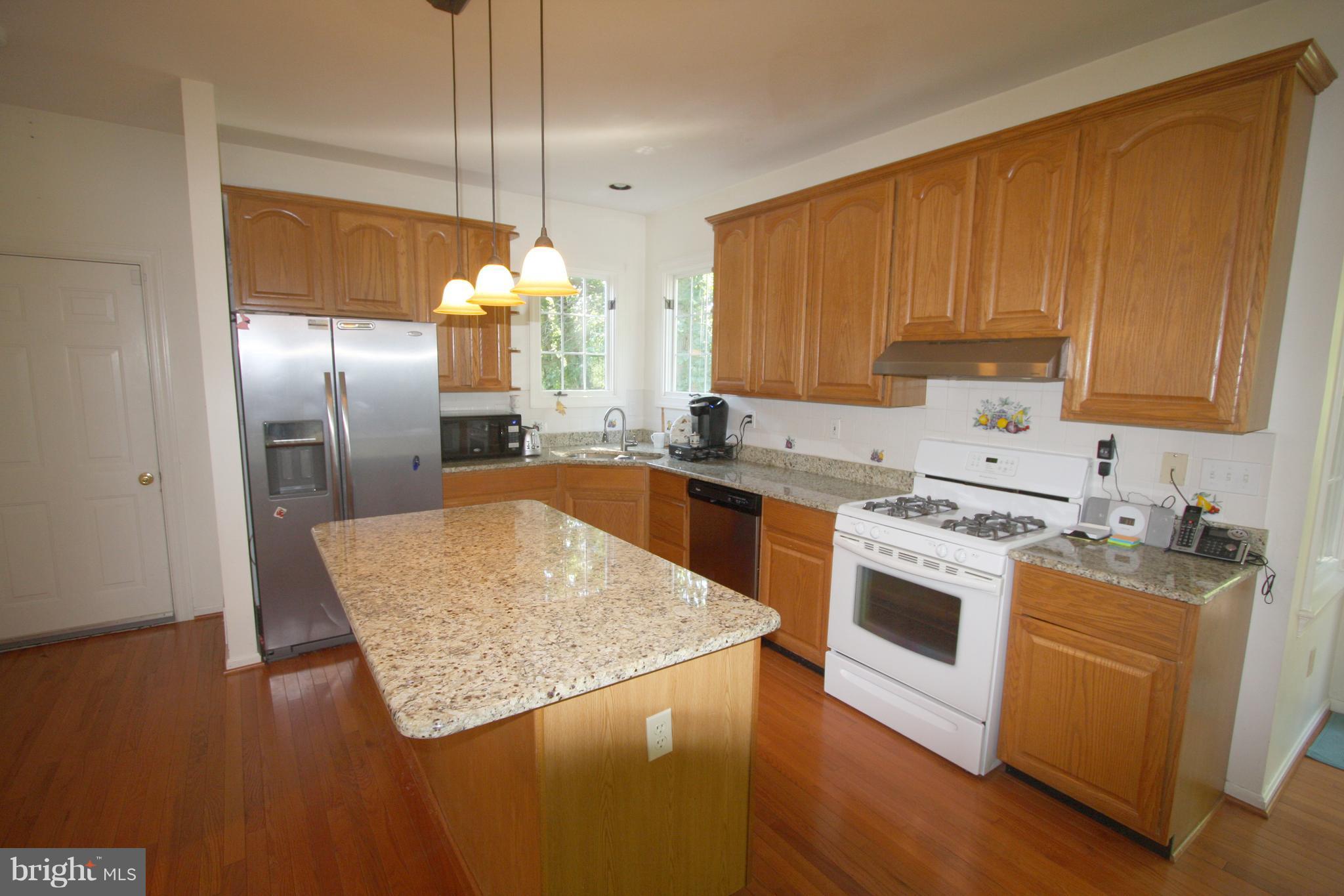 POOLESVILLE - Residential Lease