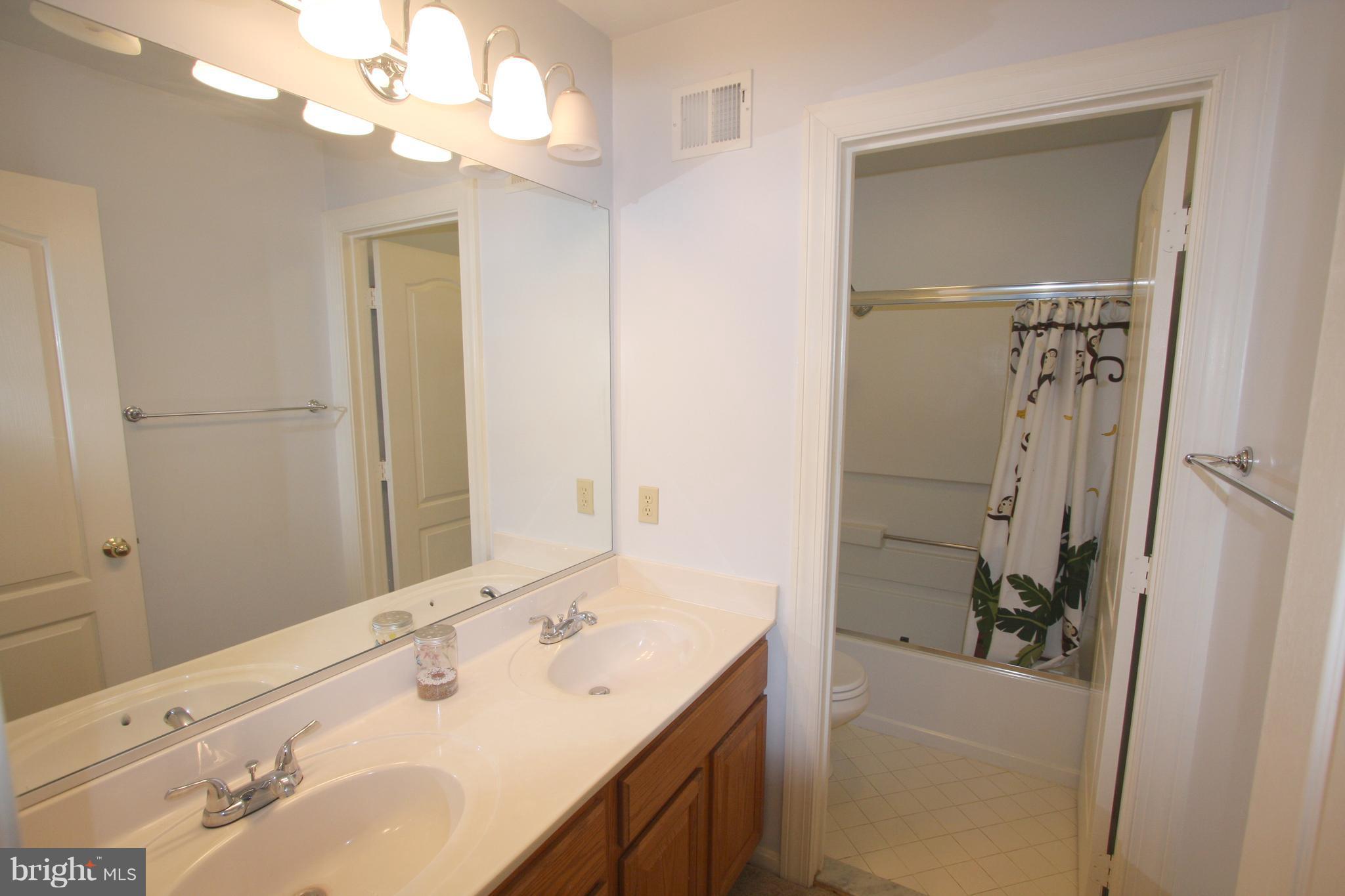 POOLESVILLE - Residential Lease