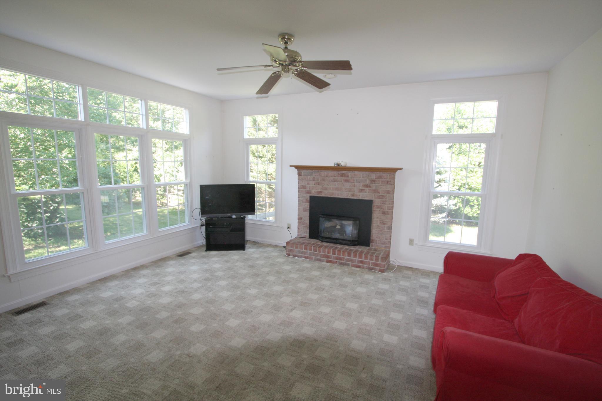 POOLESVILLE - Residential Lease