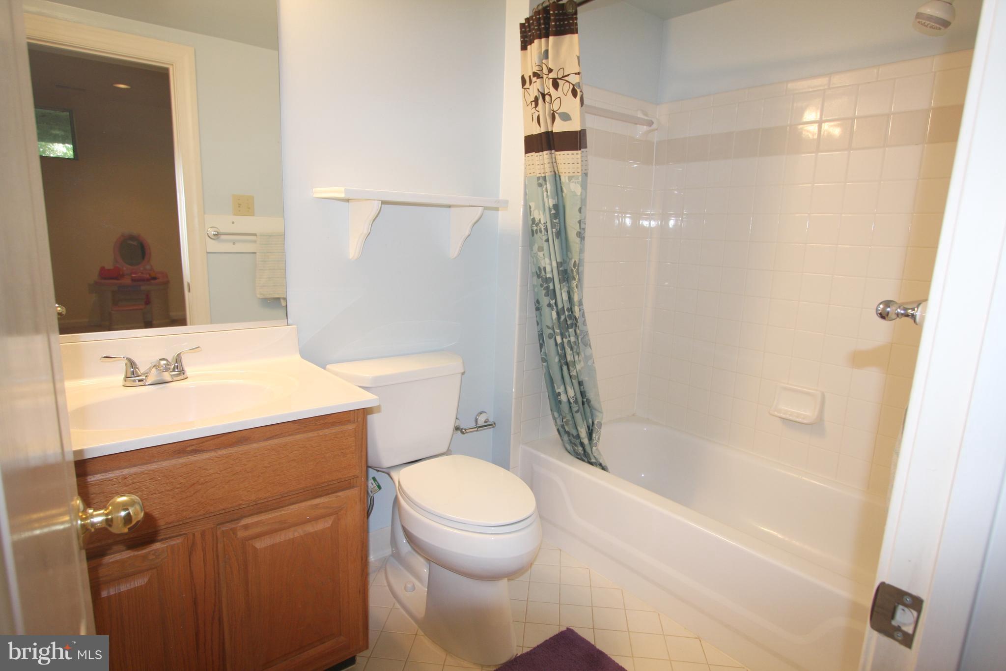 POOLESVILLE - Residential Lease