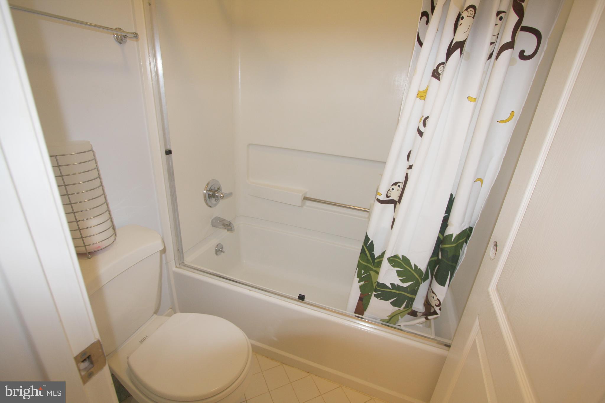 POOLESVILLE - Residential Lease