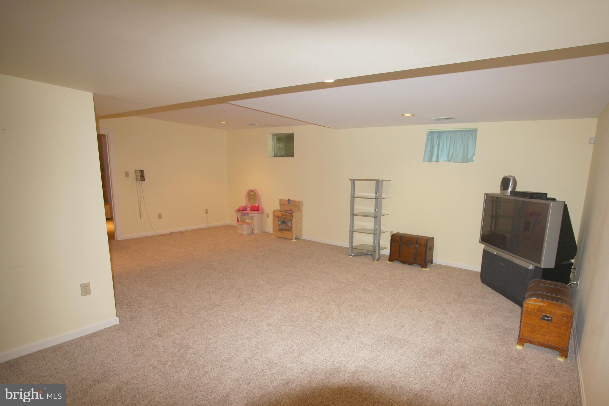 POOLESVILLE - Residential Lease