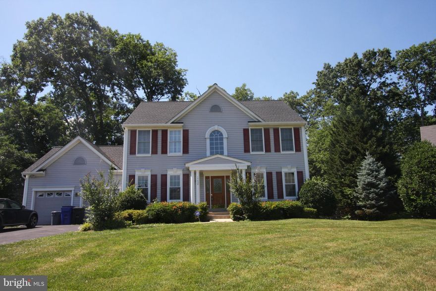 ****Beautifully UPDATED 5 BR Colonial on a Quiet Cul-d-e-sac in the HEART of Poolesville***.64 Private Wooded acres*Hardwoods*GRANITE*SS Refrigerator/Dishwasher*Gracious OPEN Floor Plan*Private MBR w/ Cathedral ceilings/Walk-in/HUGE MBR Bath*LL Walk-up w/5th BR & Full Bath & HUGE CLUB ROOM**