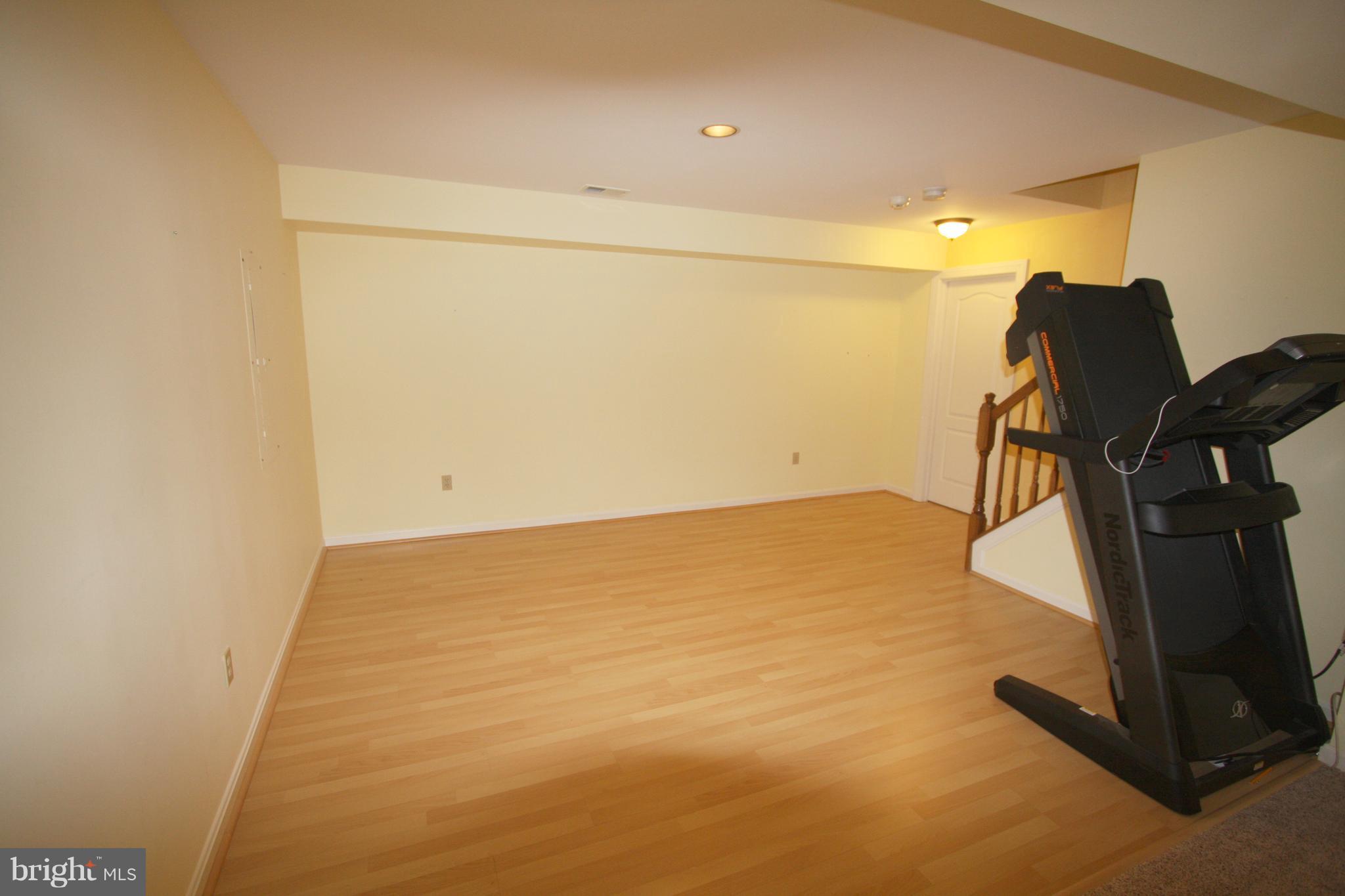 POOLESVILLE - Residential Lease