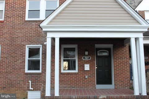 Townhouse For Sale - 727 Mount Holly Street<br/> BALTIMORE, MD 21229