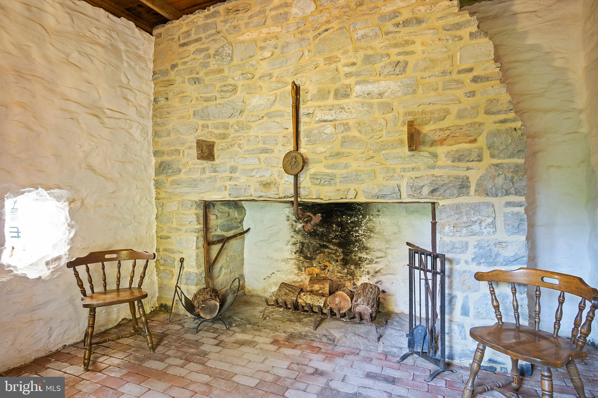 DOWNSVILLE - Residential