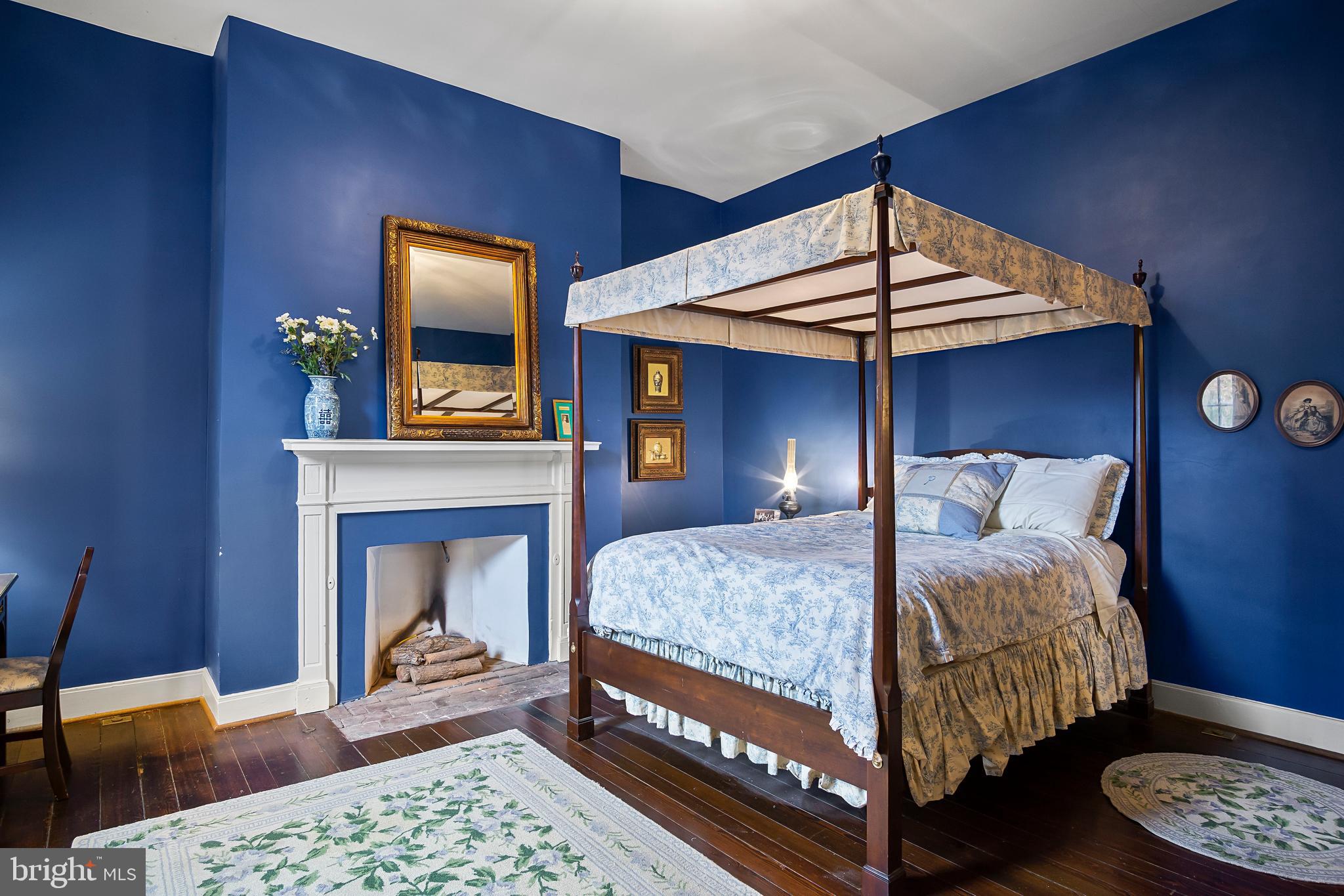 DOWNSVILLE - Residential