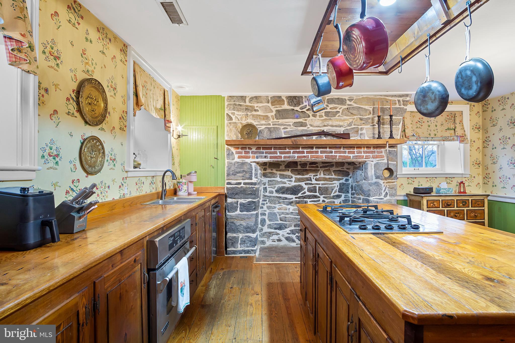 DOWNSVILLE - Residential