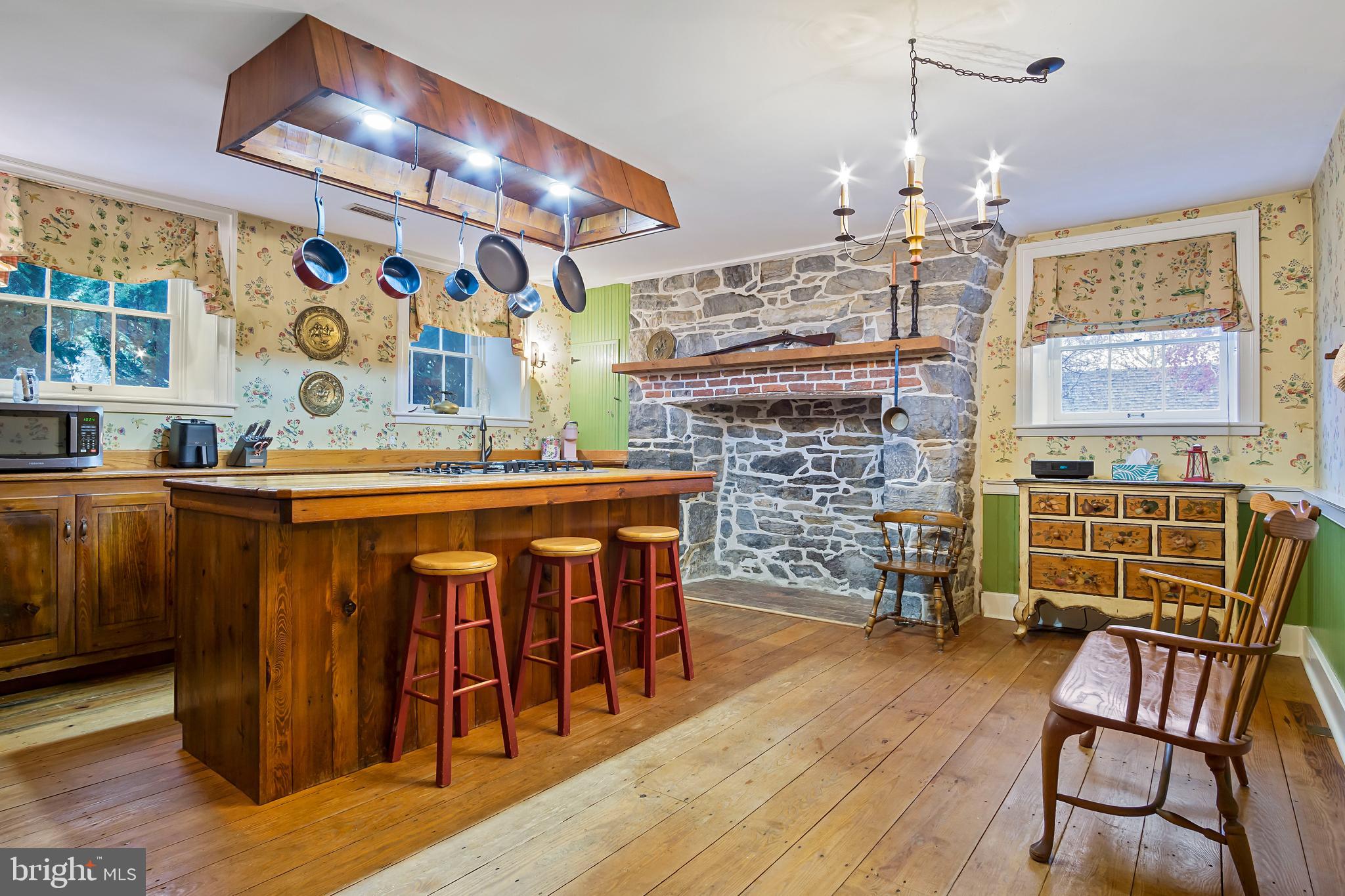 DOWNSVILLE - Residential