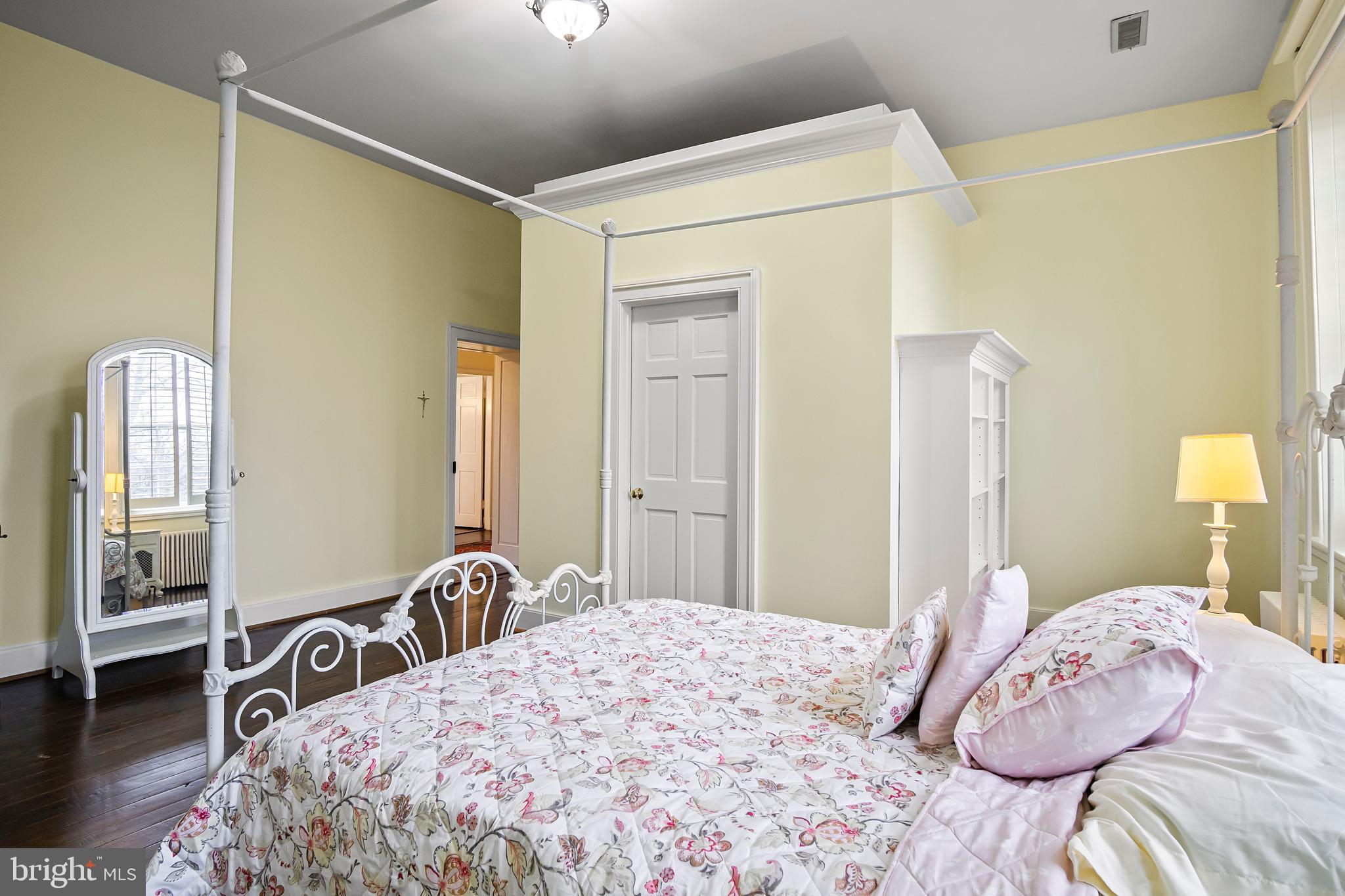 DOWNSVILLE - Residential