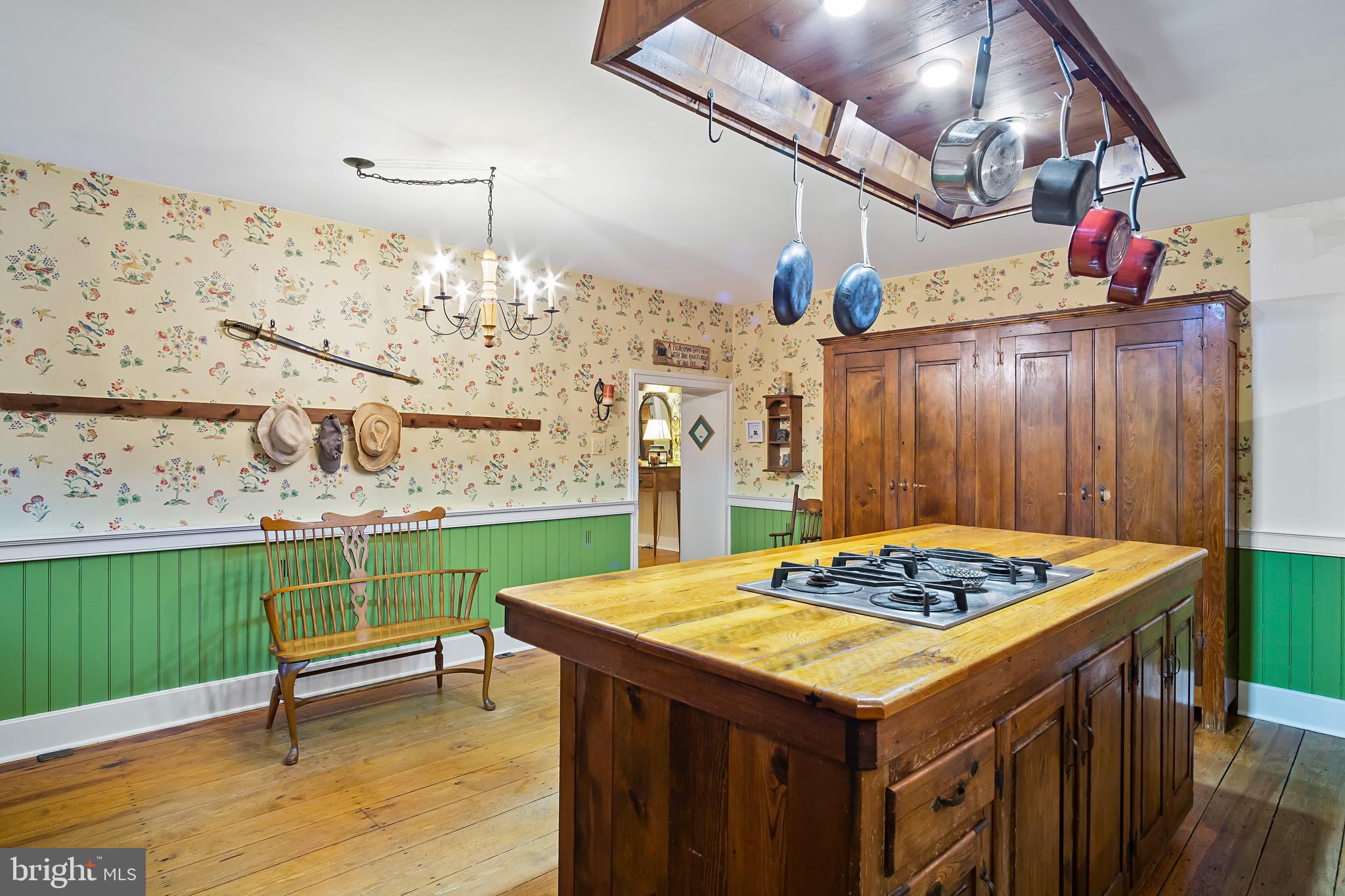 DOWNSVILLE - Residential