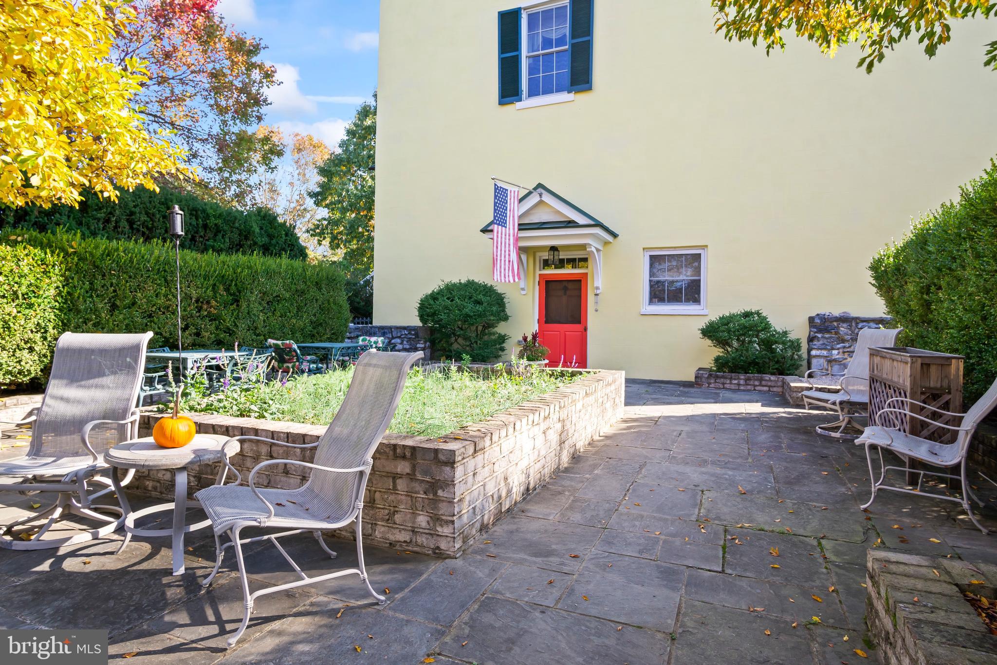 DOWNSVILLE - Residential