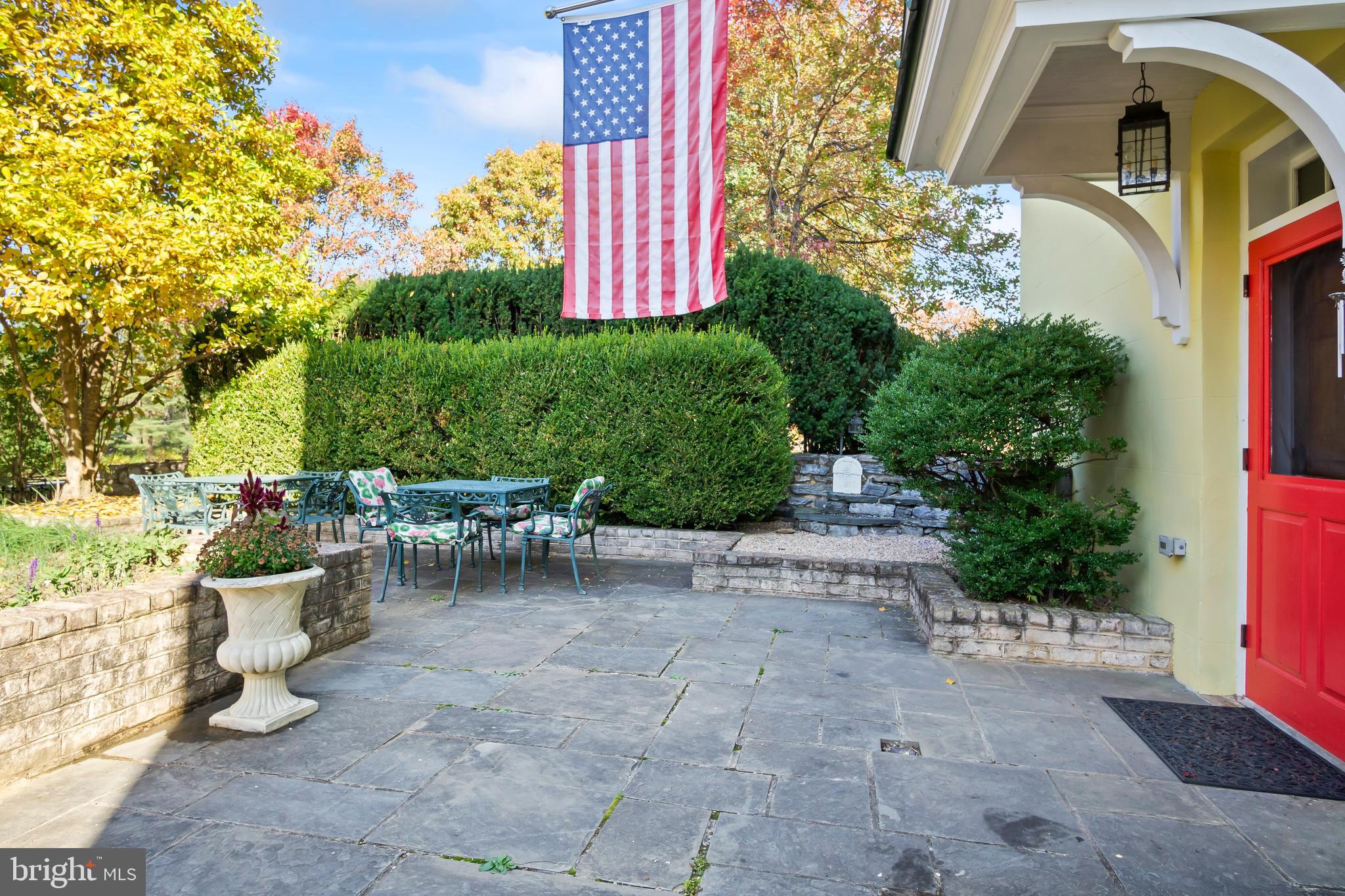 DOWNSVILLE - Residential