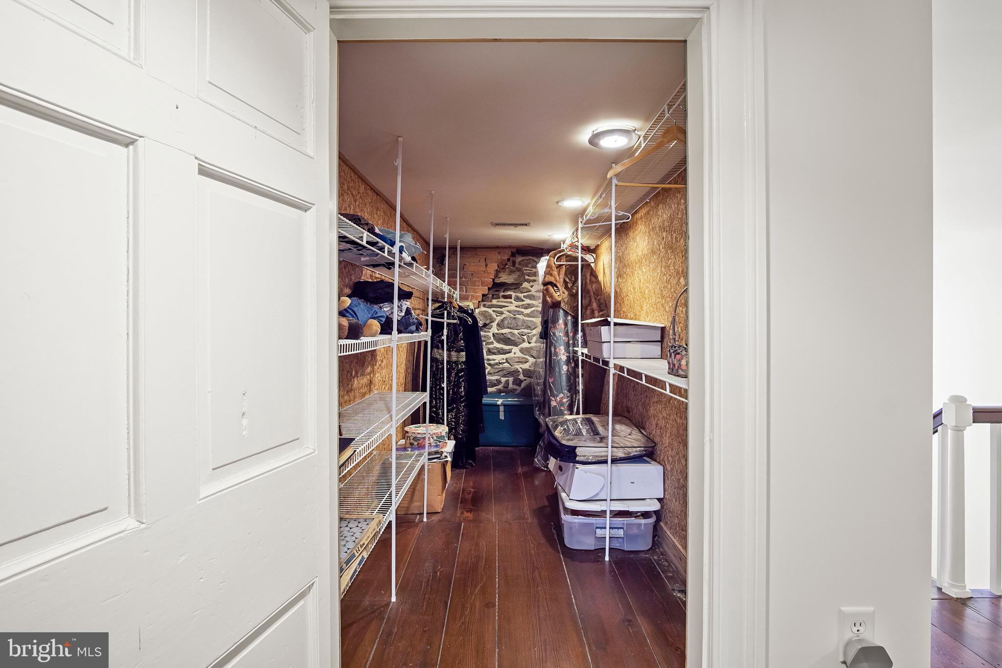 DOWNSVILLE - Residential